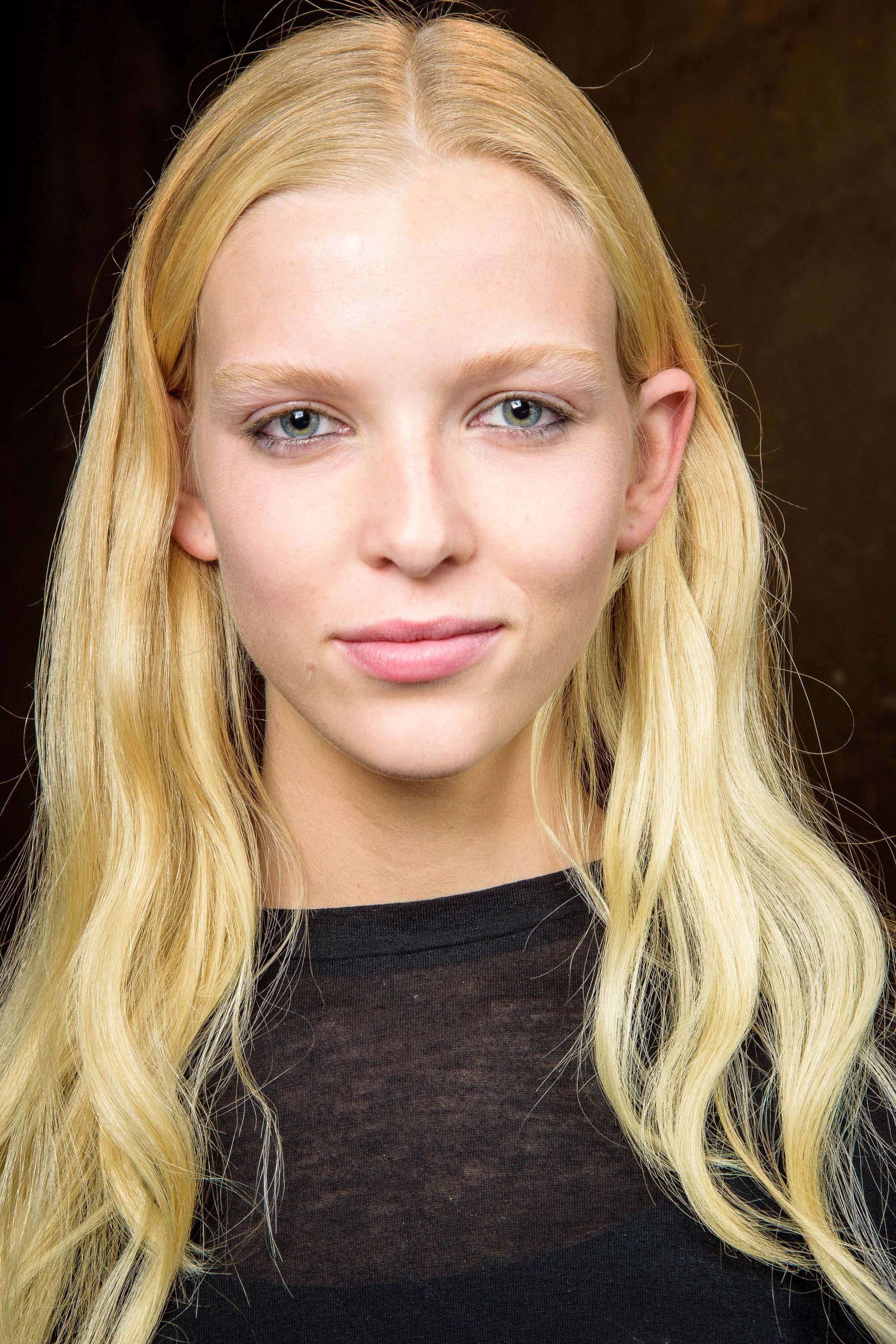 hairstyles for mid length hair: All Things Hair - IMAGE - loose waves