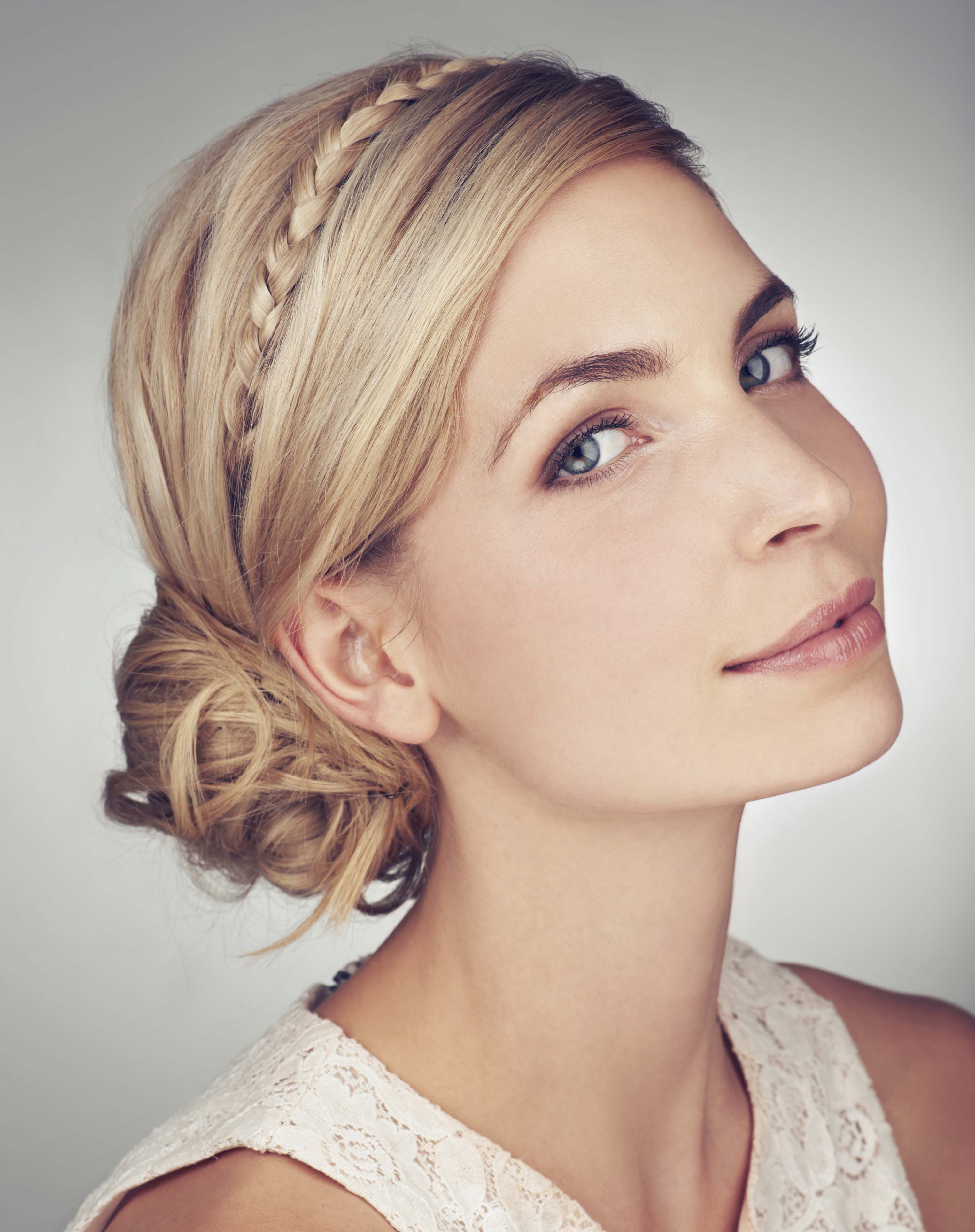 bridesmaid-hairstyles-low-bun-updo