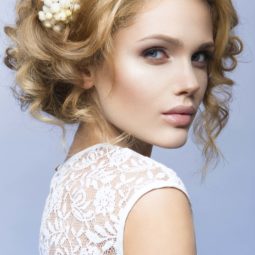 curly-bridesmaid-hairstyle
