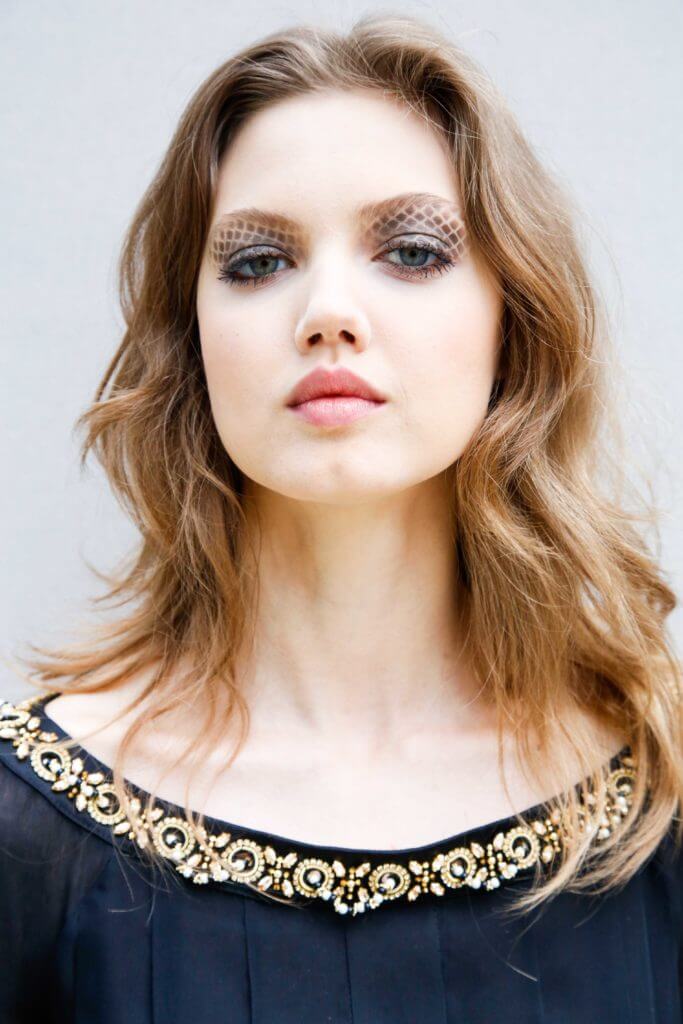 Hairstyles for round faces medium blonde hair