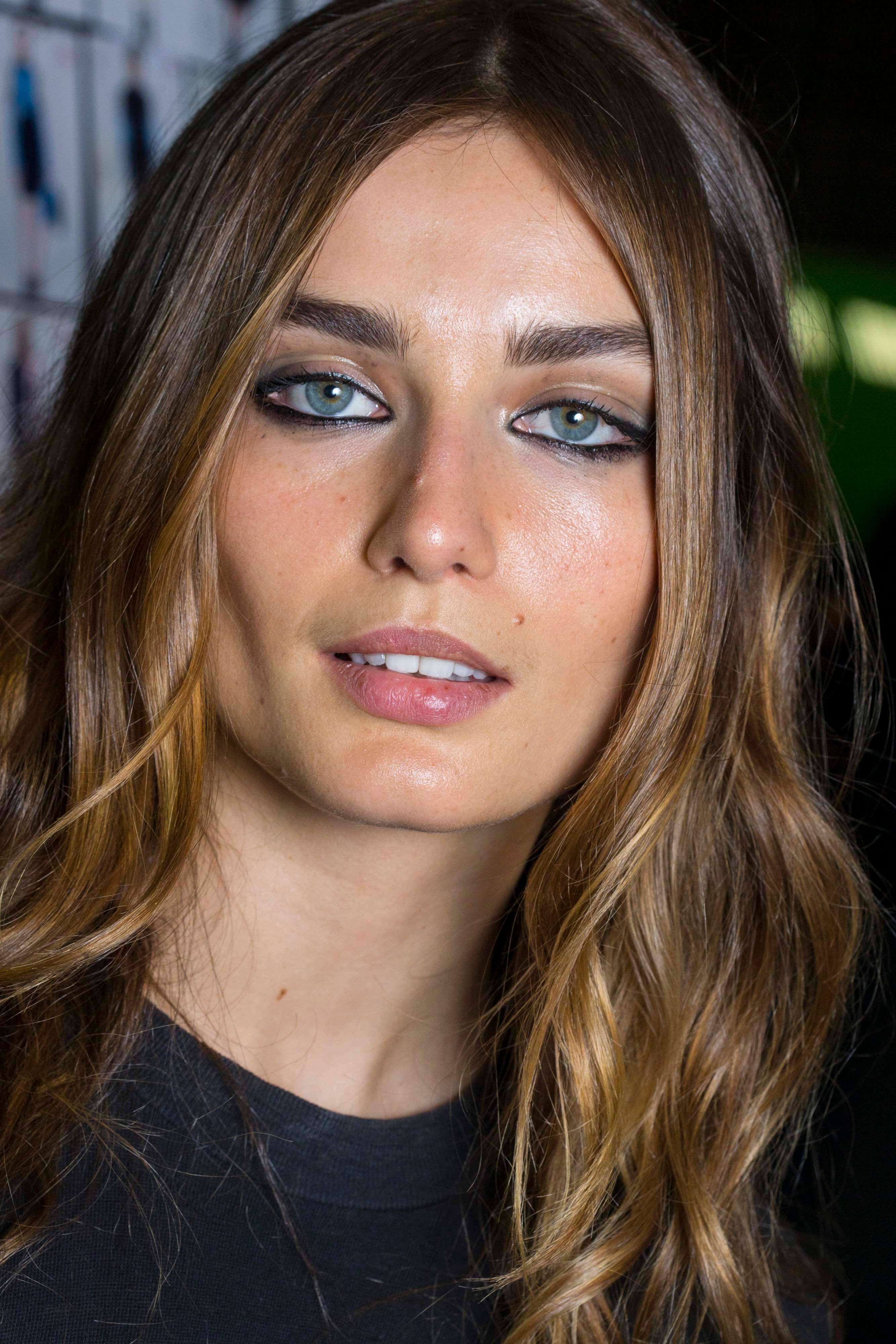 dark brown ombre hair highlights technique