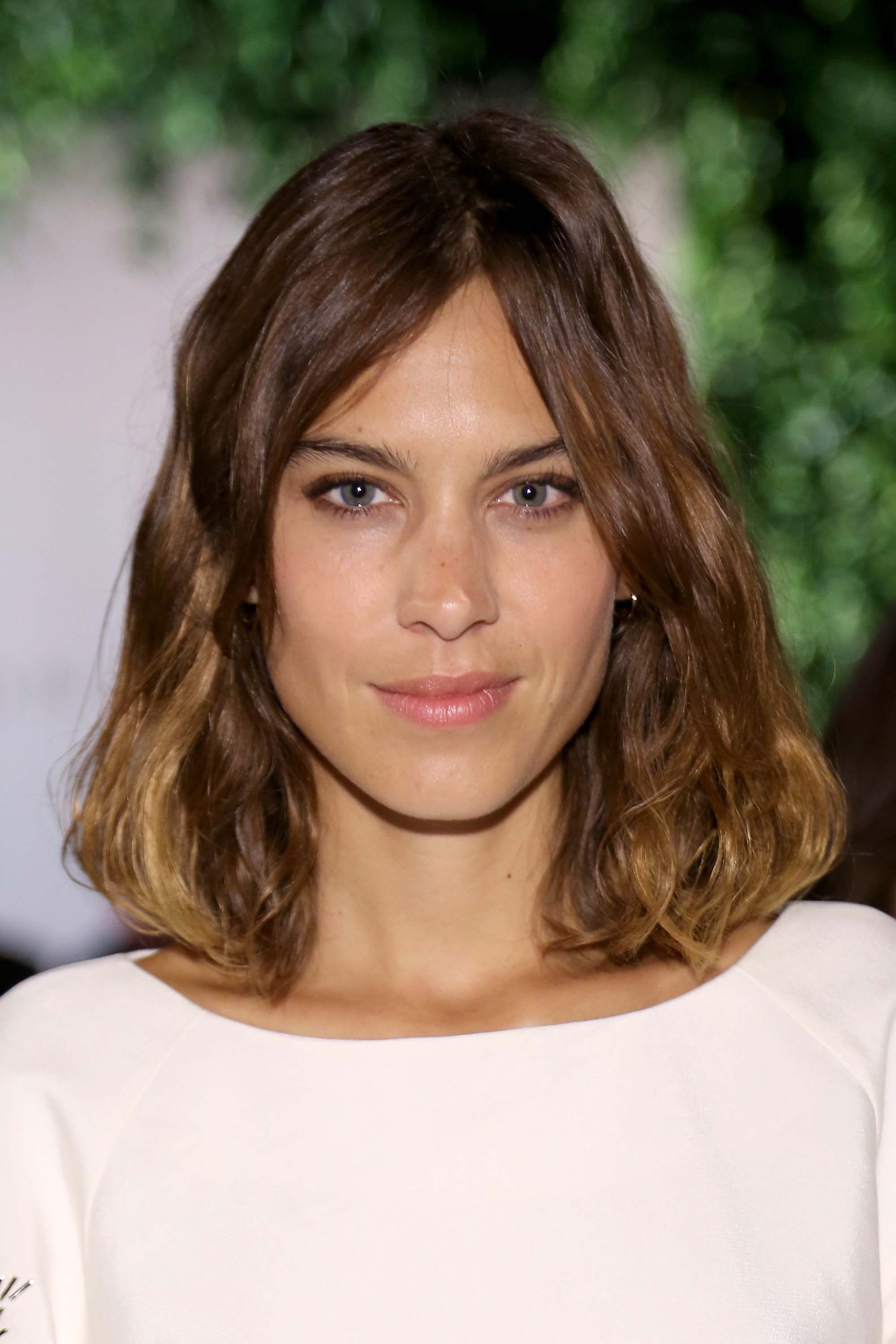 medium-hairstyles-alexa-chung