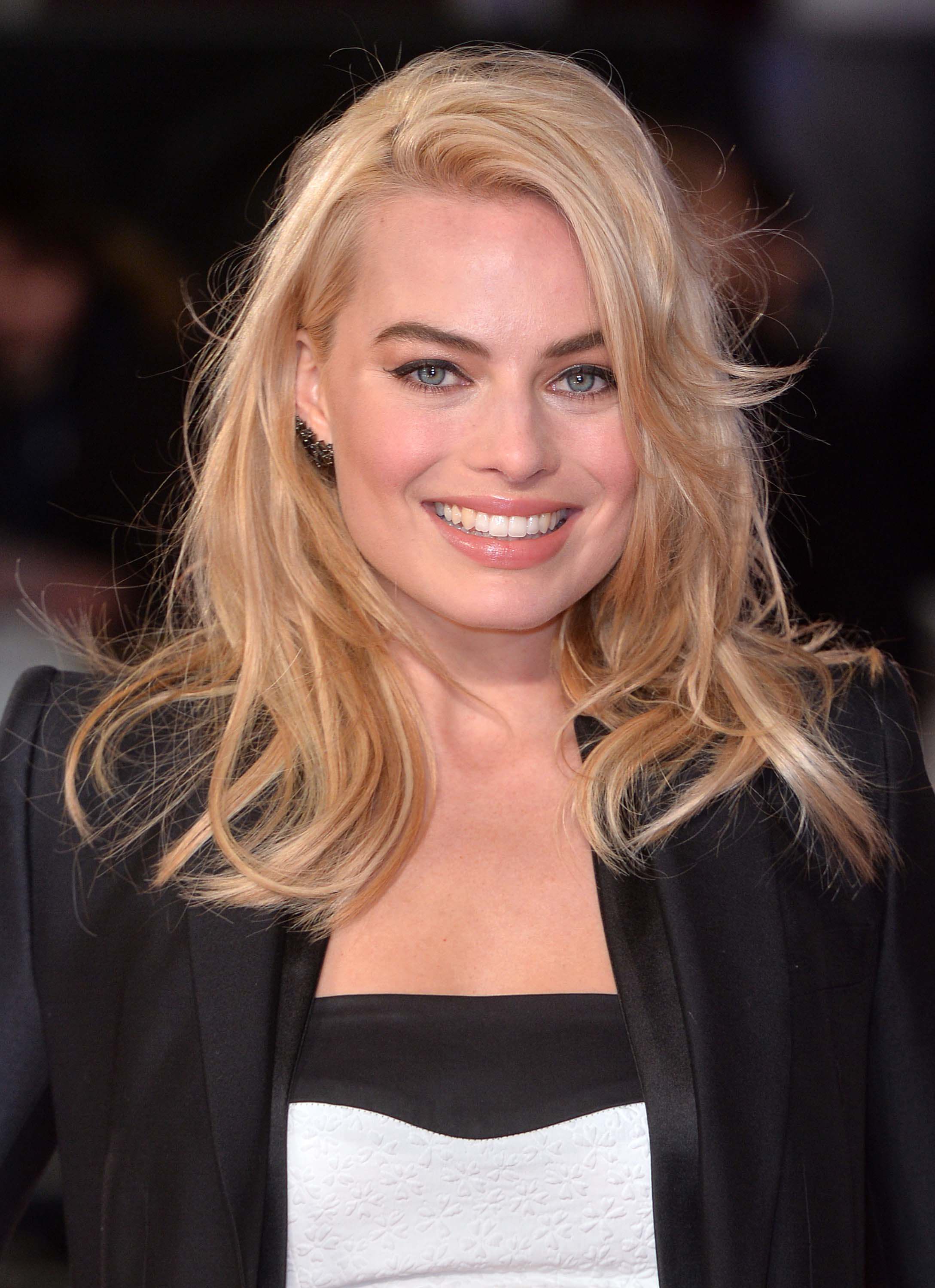 medium-hairstyles-margot-robbie