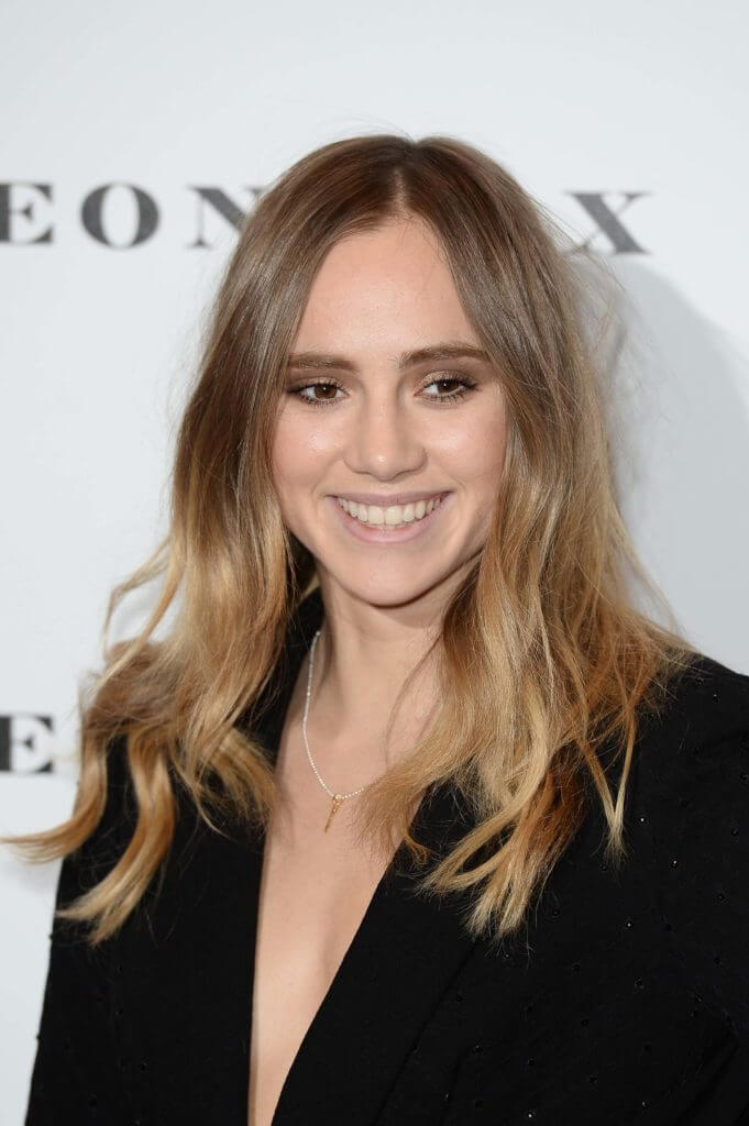 front facing image of suki waterhouse with a dark blonde ombre hair
