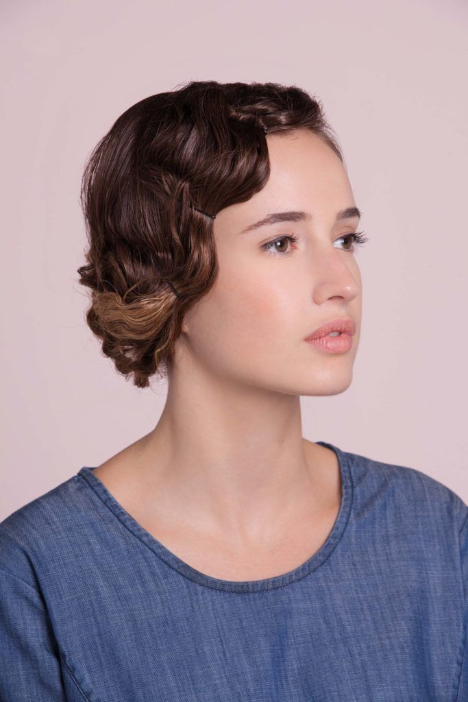20s-inspired flapper hair - All Things Hair
