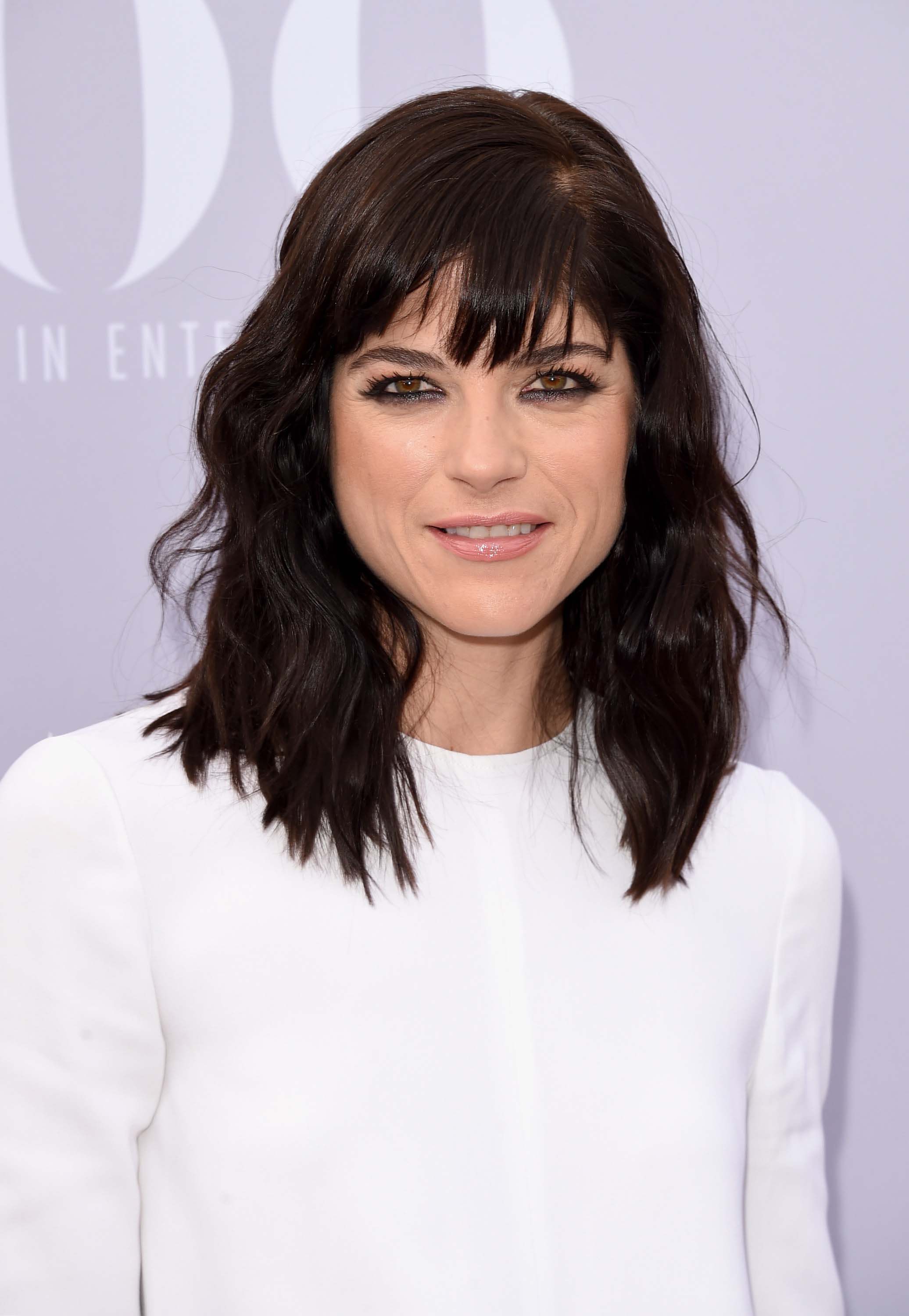 Hairstyles-for-heart-shaped-faces-Selma-Blair