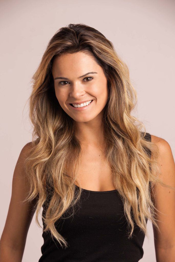 How to blow dry your hair for a wavy effect - All Things Hair