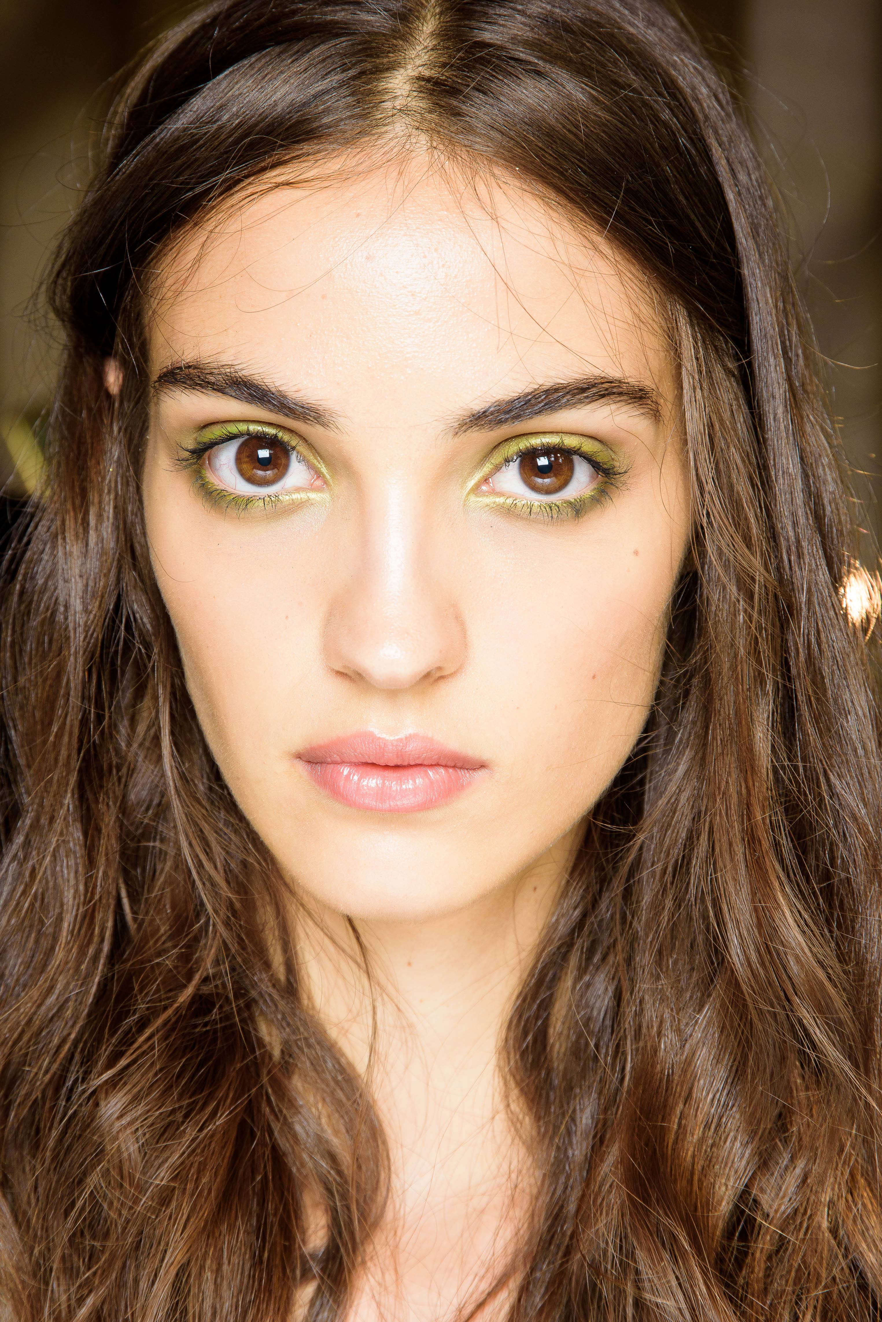 Great hairstyles to take you from desk to dinner: brunette with brown waves