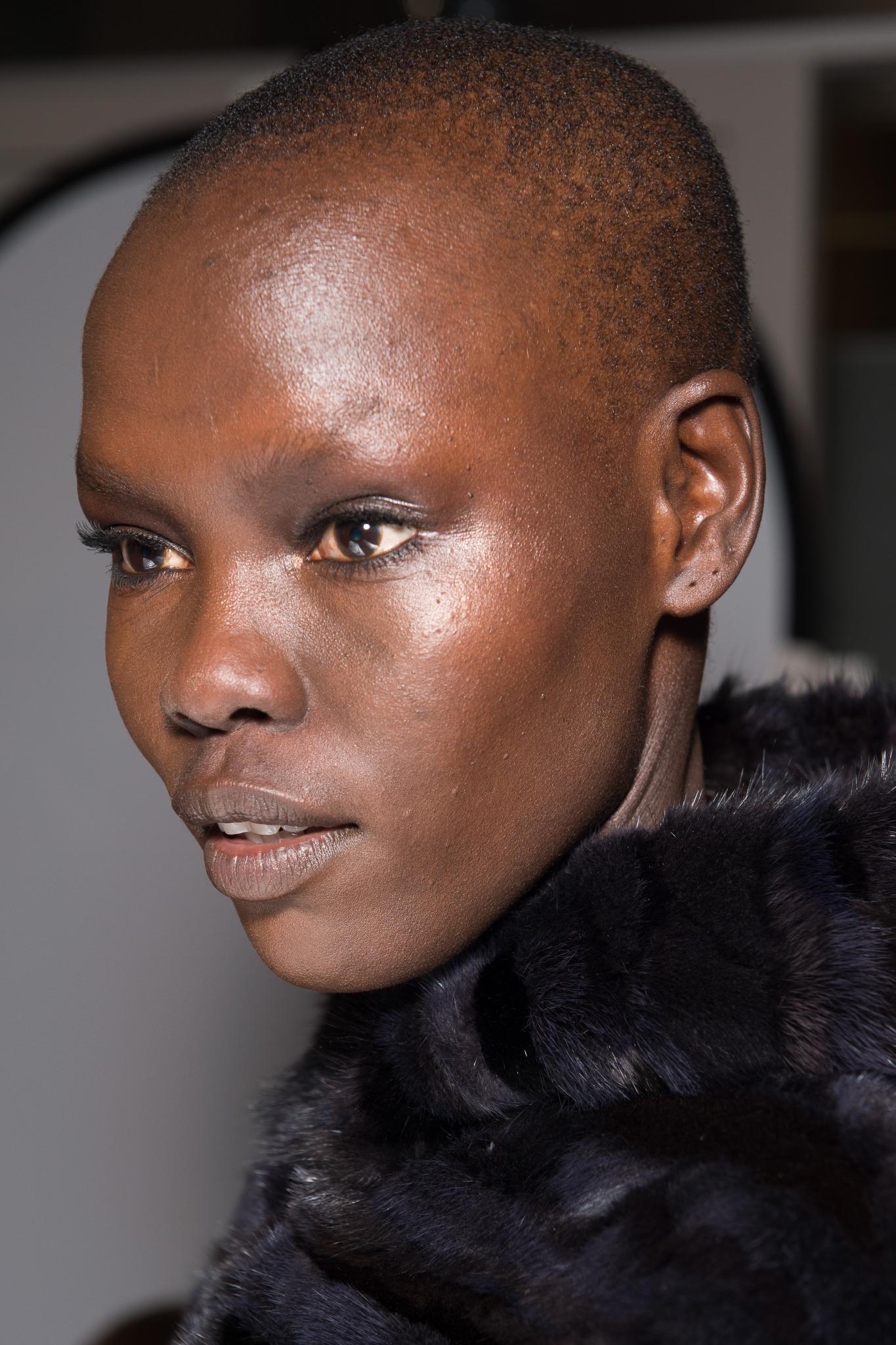 Very short hairstyles: black model with very short buzz cut hairstyle at Givenchy FW18
