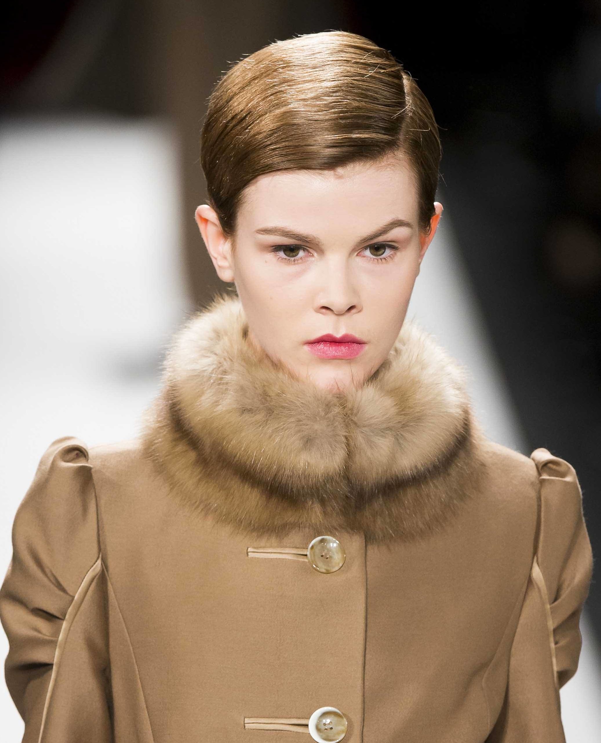 Pixie cuts for oval faces: polished slick pixie cut