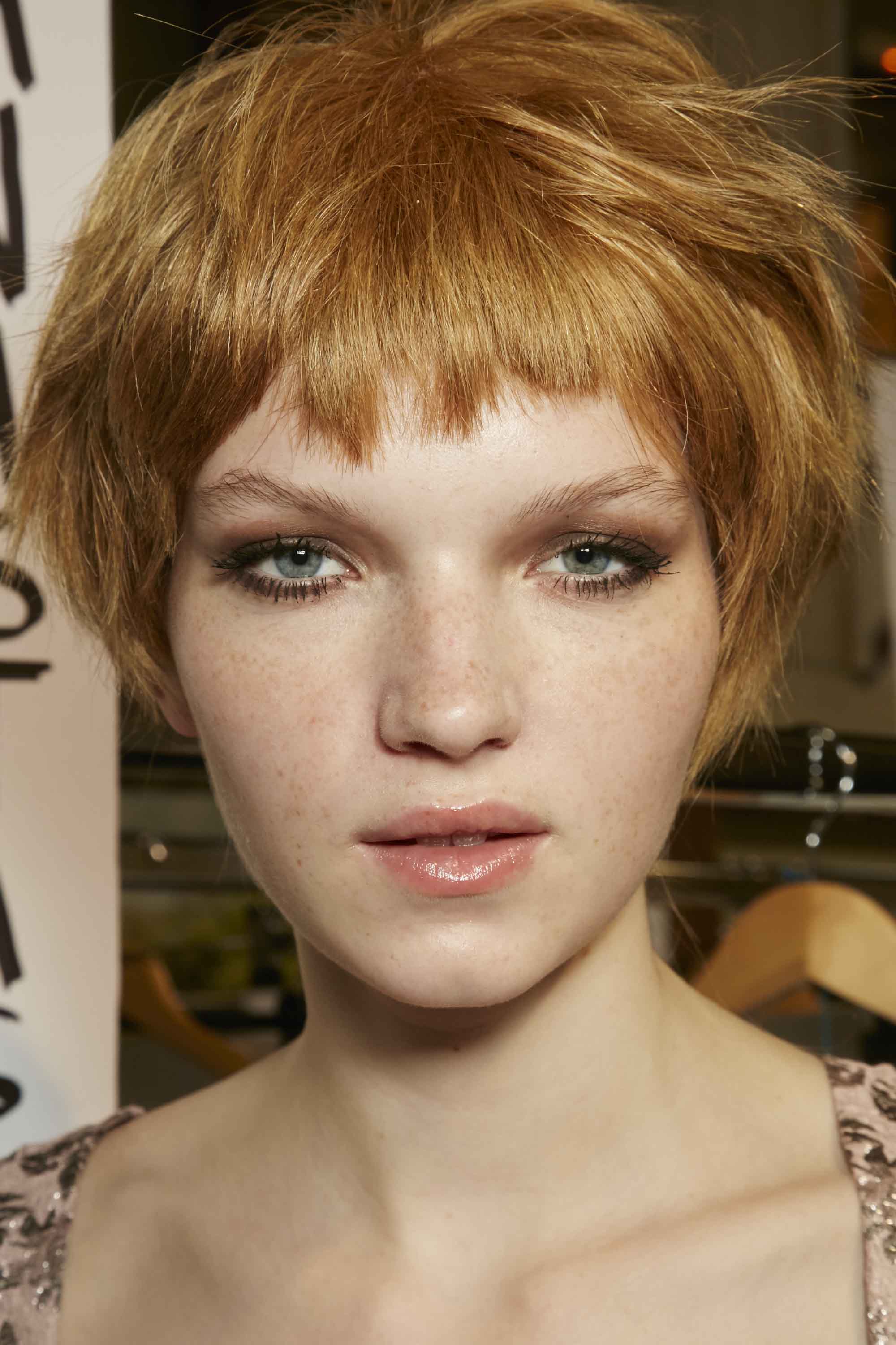 Pixie cuts for oval faces: strawberry blonde short pixie cut