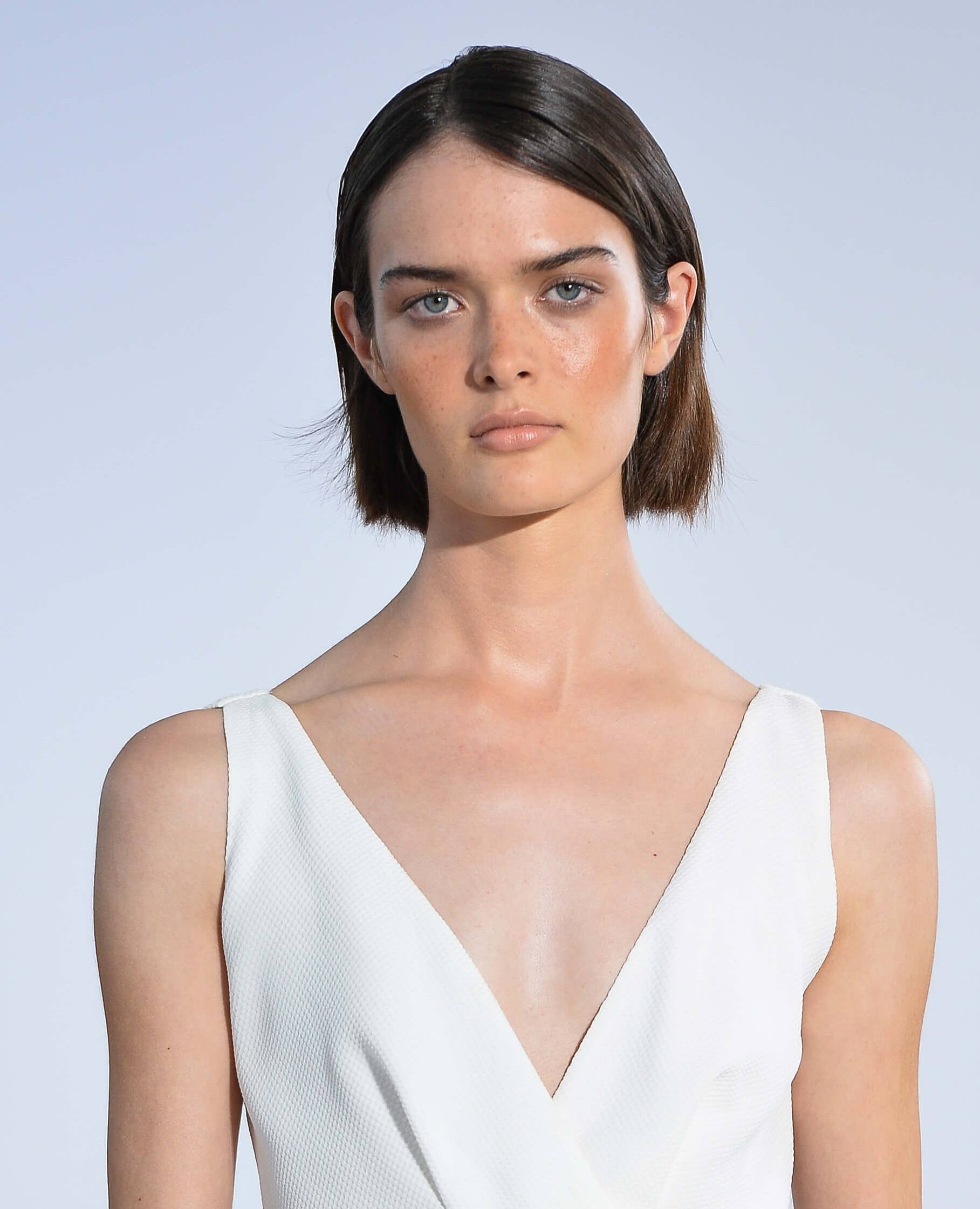 Hairstyles for straight hair short straight bob haircut with brown hair