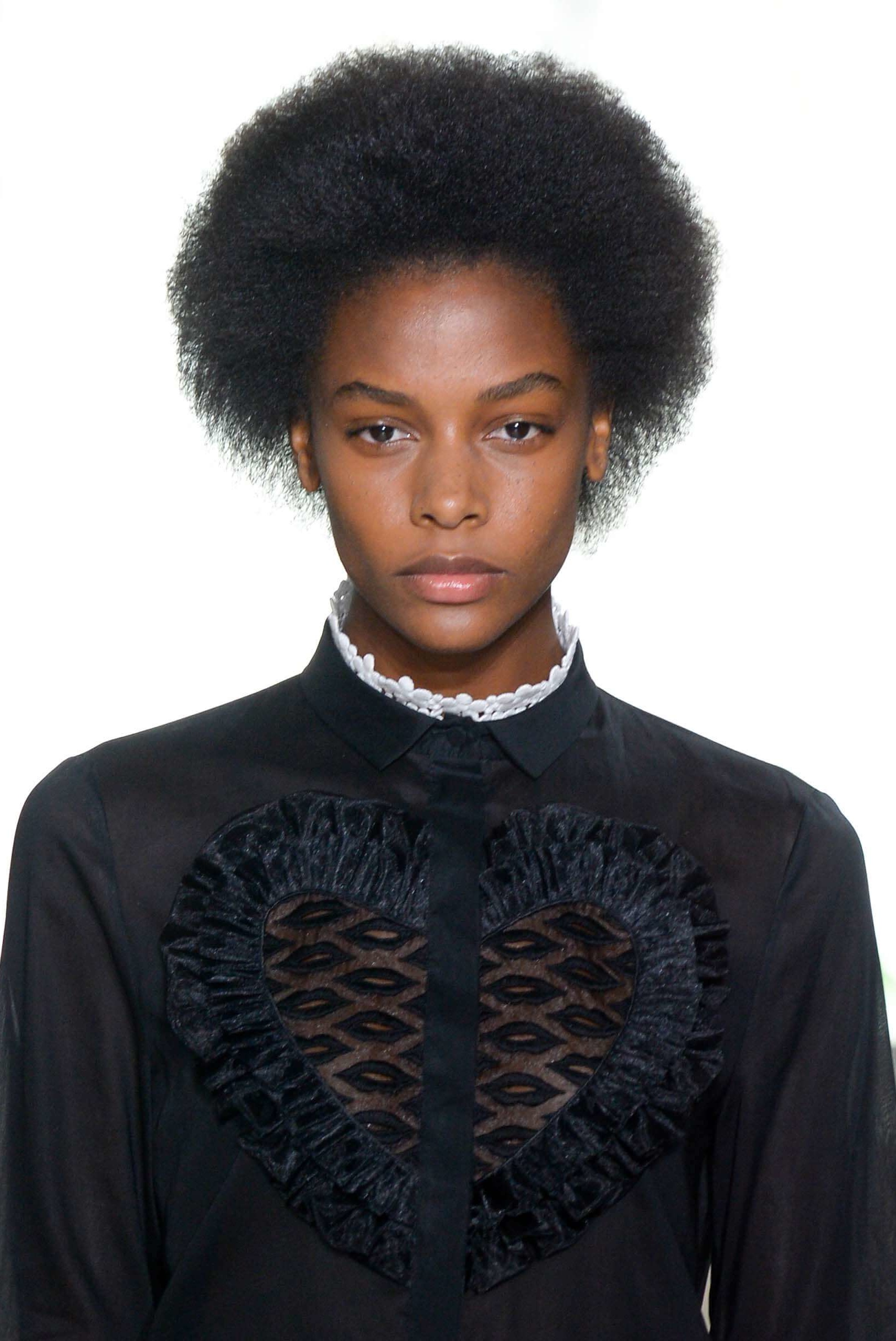 hairstyles for an oval shaped face teeny weeny afro