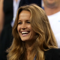 how to get Kim Sears' hair blow-dry