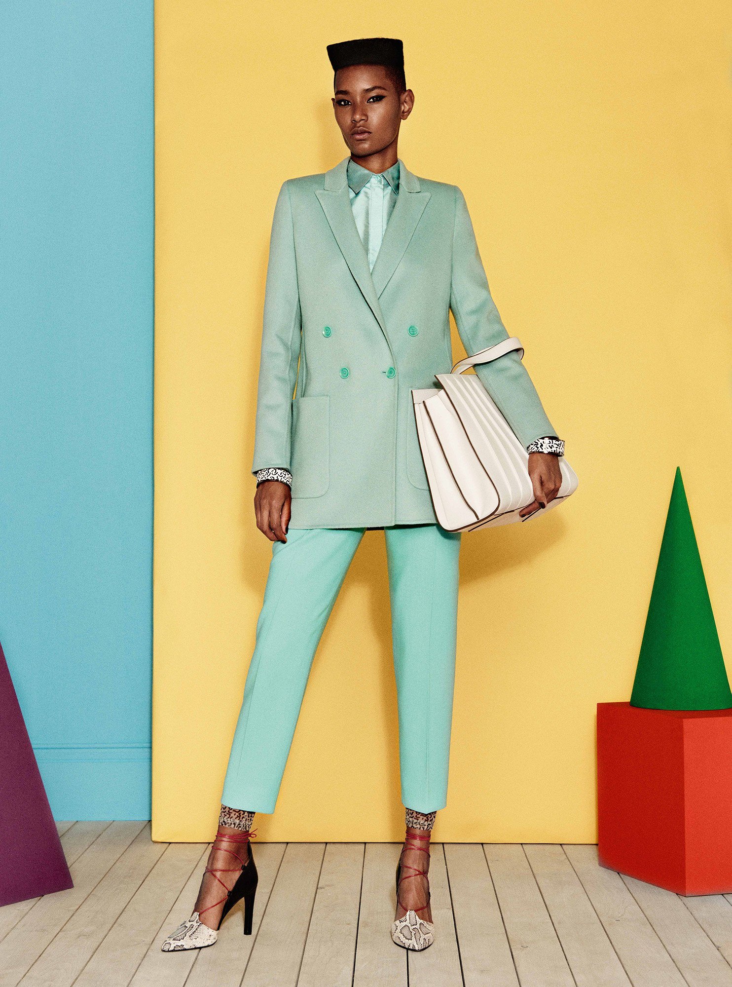 Maxmara '80s-inspired hair resort 2017