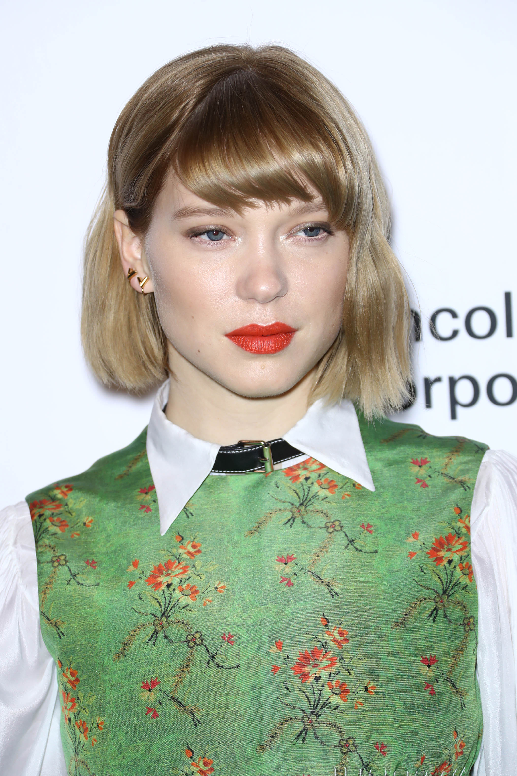 lea seydoux blonde bob with full sweeping bangs