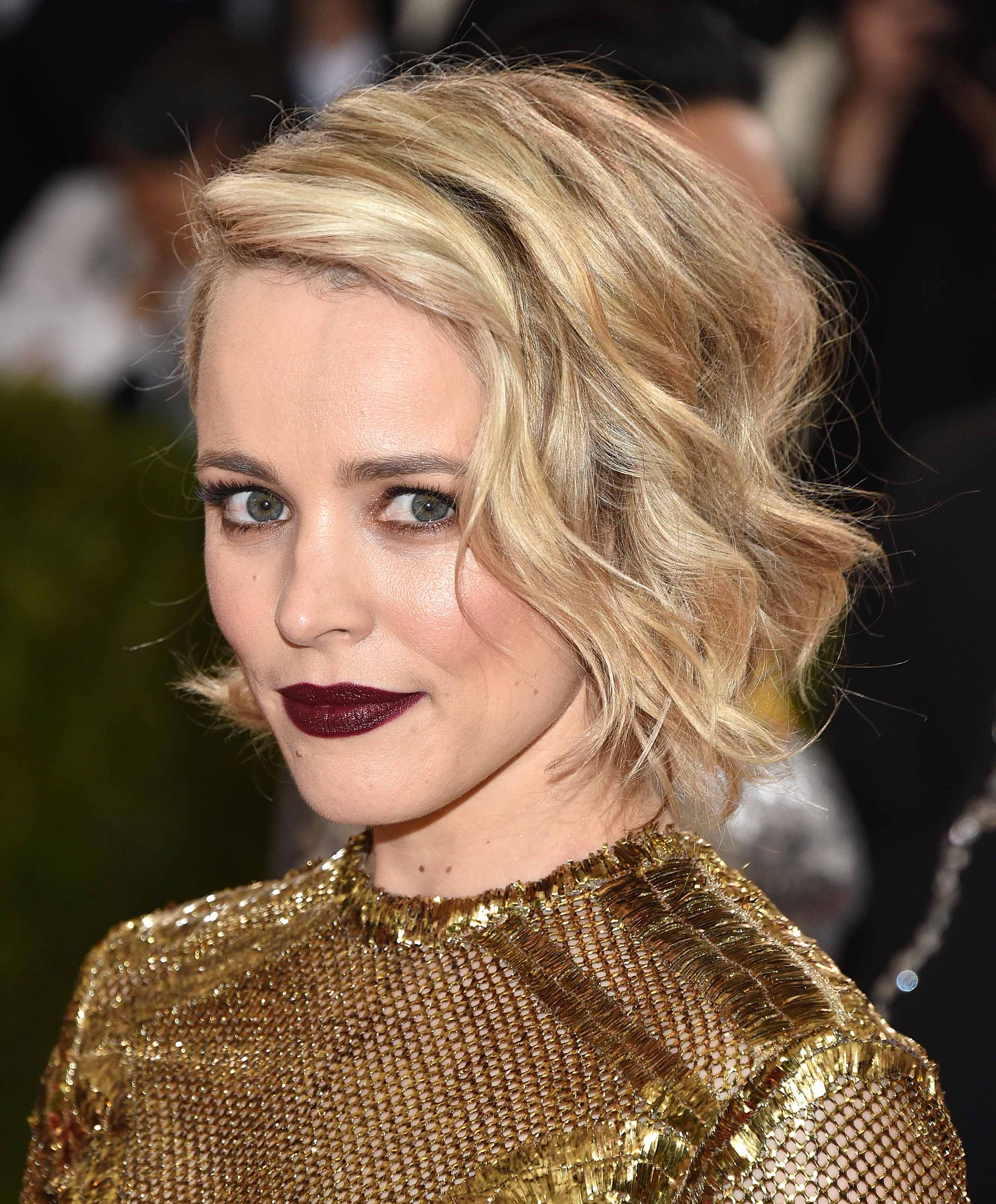 Rachel McAdams celebrity bob hairstyles blonde wavy