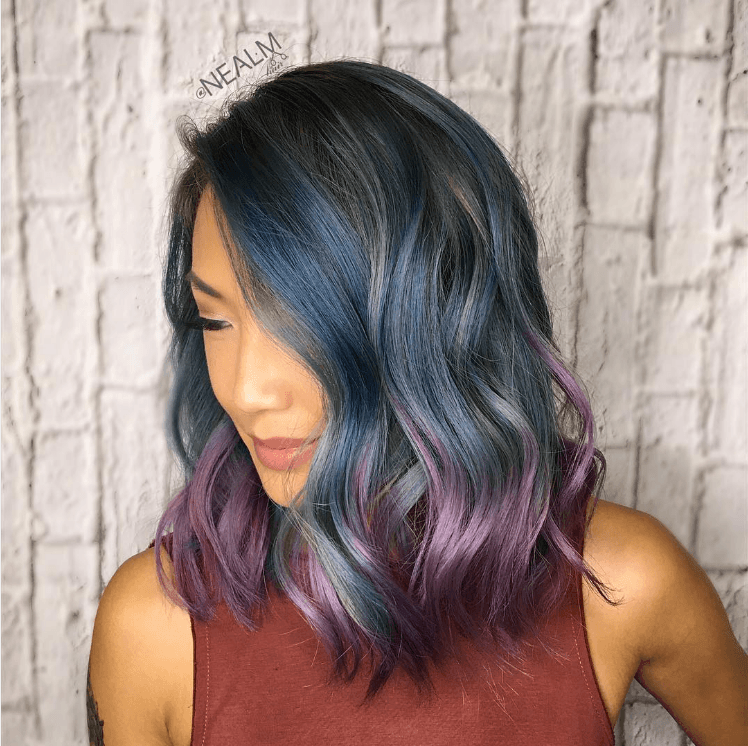 Metallic hair: peacock hair with high shine