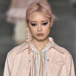 pink hair runway trend No.21 Milan