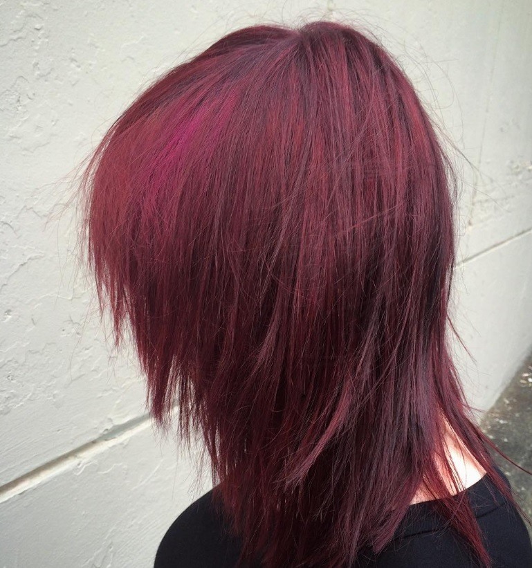 Dark red hair: raspberry red