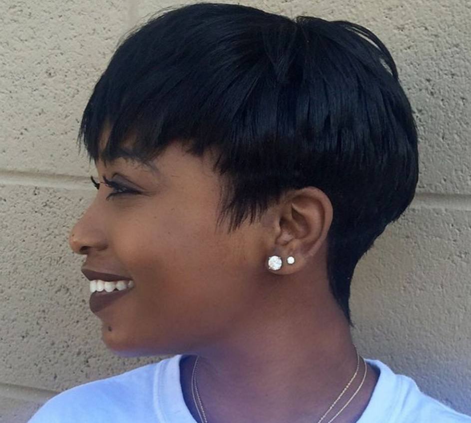 Short hairstyles for black women: pixie cut