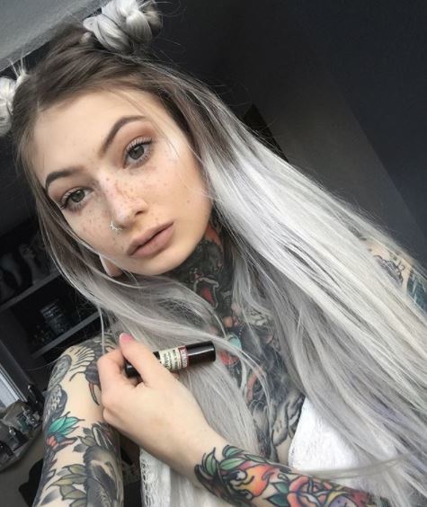 instagram pic of @internetxdoll with grey ombre hair