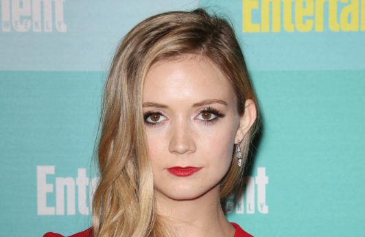 actress and daughter of carrie fisher billie lourd with long blonde hair