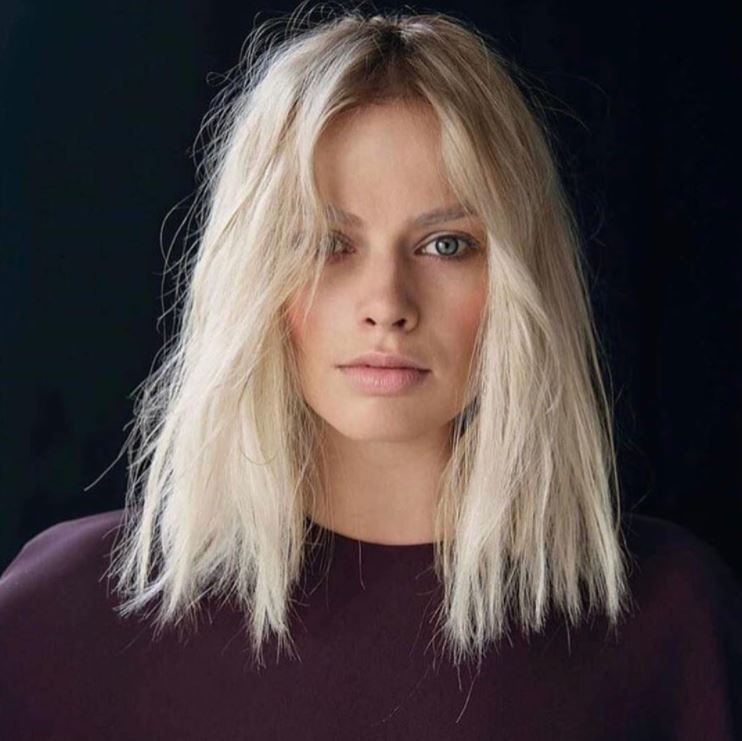 Margot Robbie platinum blonde lob