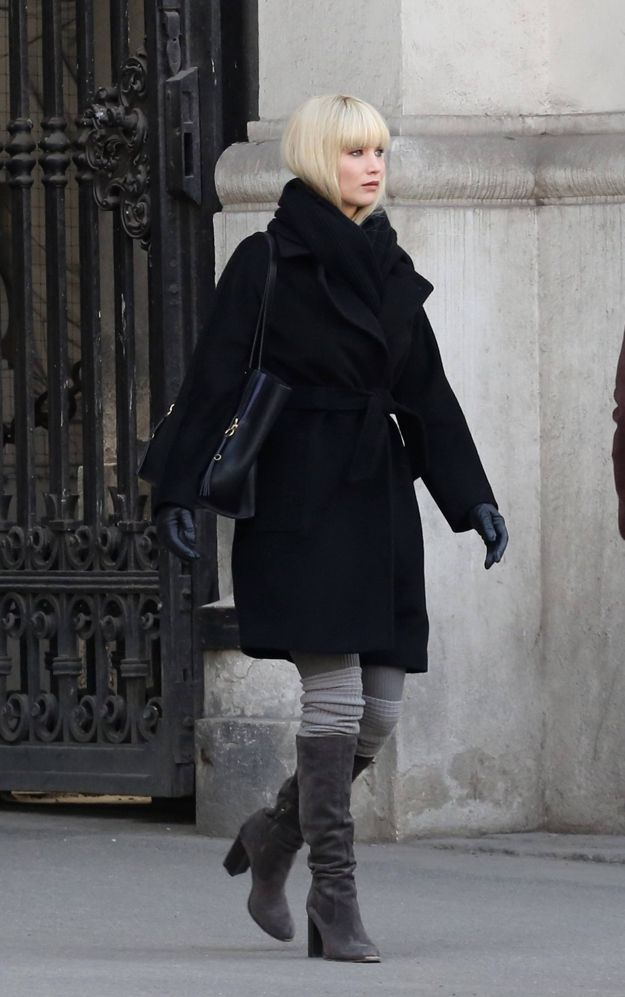 jennifer-lawrence-chopped-bangs-hairstyle-rex