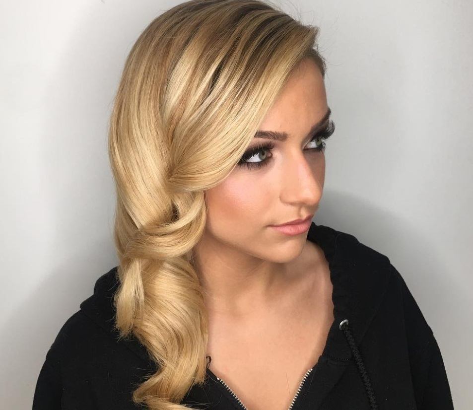 blonde woman with smooth side-swept waves