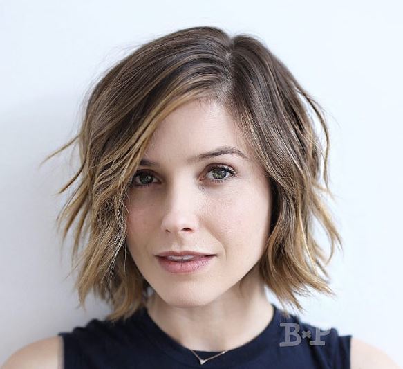 Face shapes - square face with short layered bob with side parting