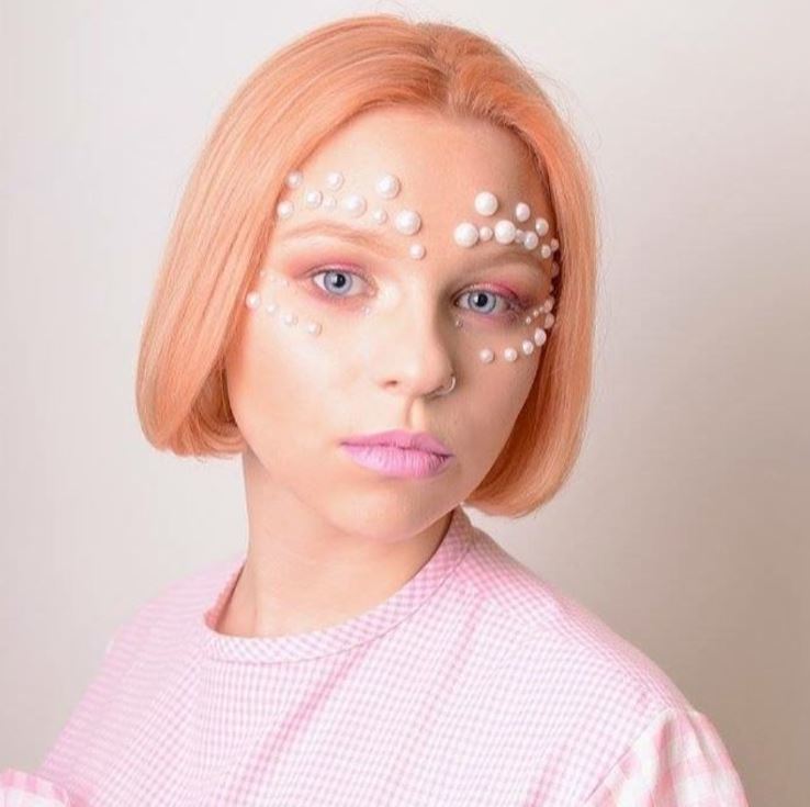 Pastel hair colours - peach straight bob