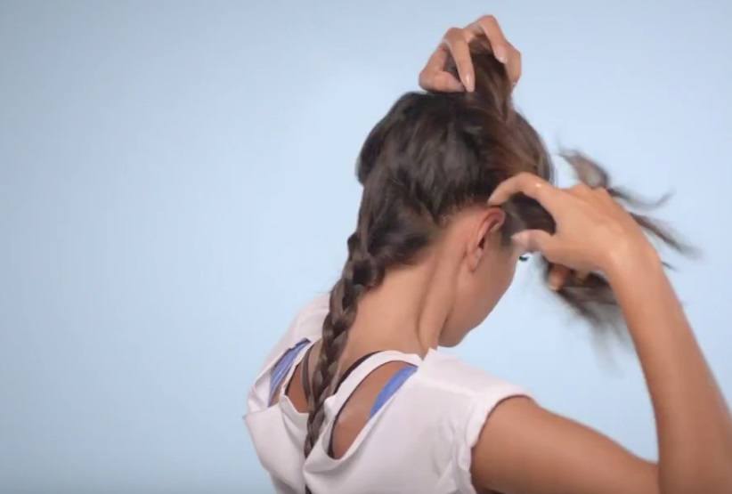 E! Beat hair boredom step by step: diipa khosla creating ponytail