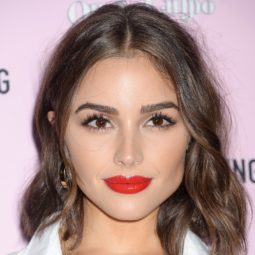 miss world and model olivia culpo with wavy lob length brunette hair