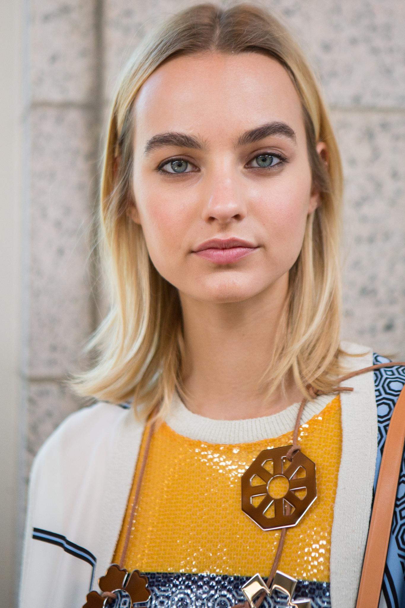 best leave in conditioner for dry hair: shot of model with fine hair backstage
