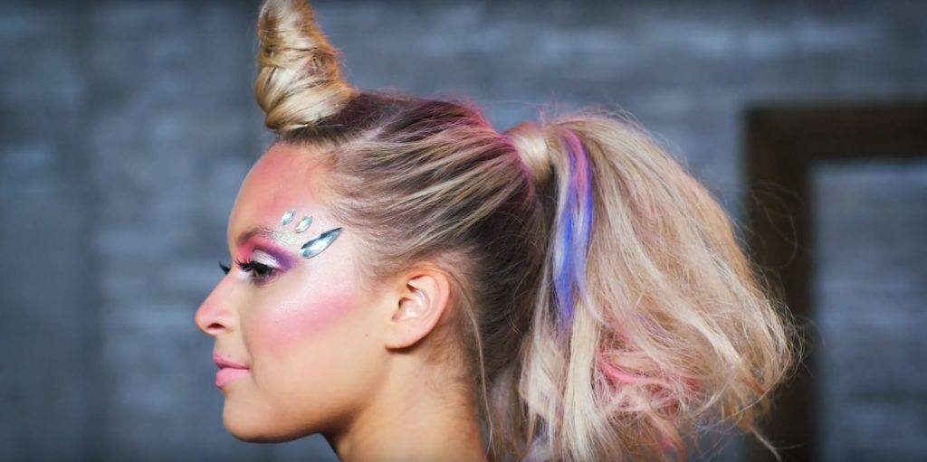 Unicorn Halloween tutorial: Side view of a unicorn halloween hairstyle on blonde hair
