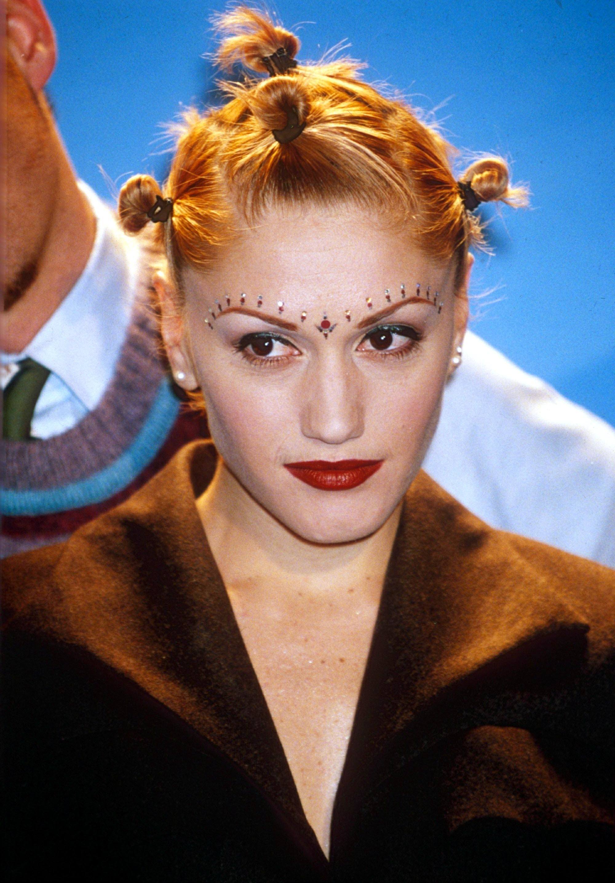 Gwen Stefani blonde bantu knots