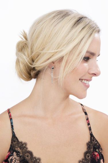 How to do a messy bun with long hair