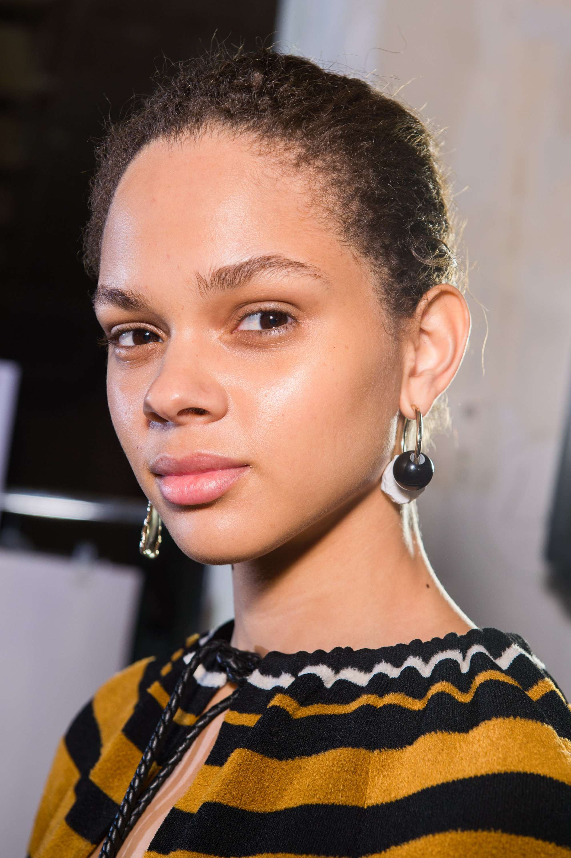 Is dry shampoo bad for you girl with short afro hair backstage proenza schouler