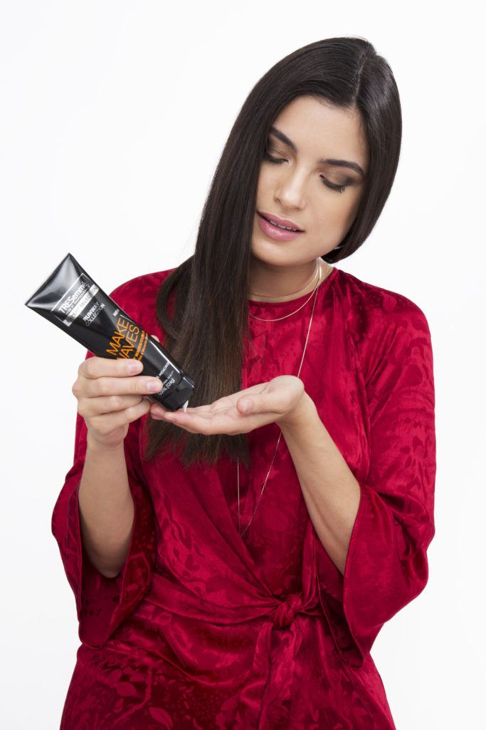 How to do sock curls brunette girl using hair styling product