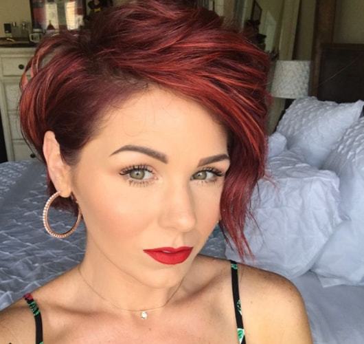 These are the short red hairstyles from Instagram we're double tapping