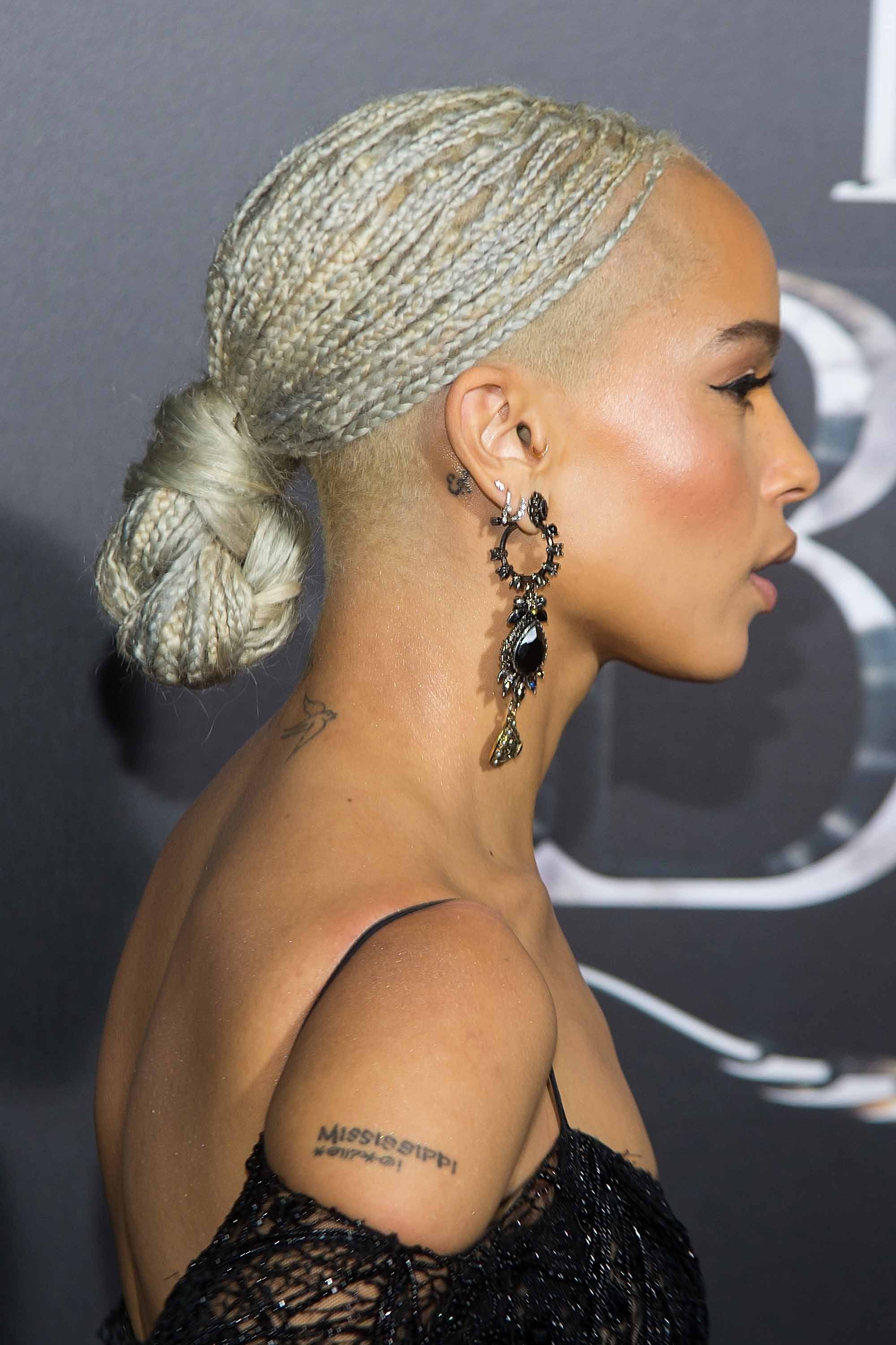 How to repair bleached hair Zoe Kravitz with blonde box braids updi