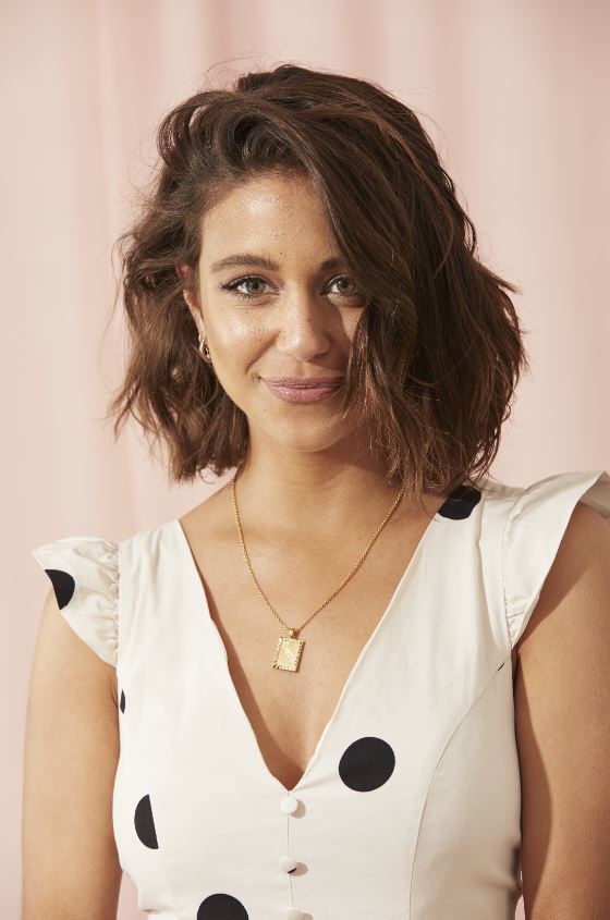 Wavy bob brown hair