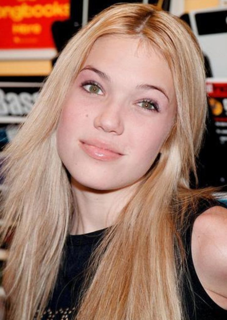 Mandy Moore blonde