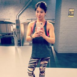 Theresa Yee gym selfie