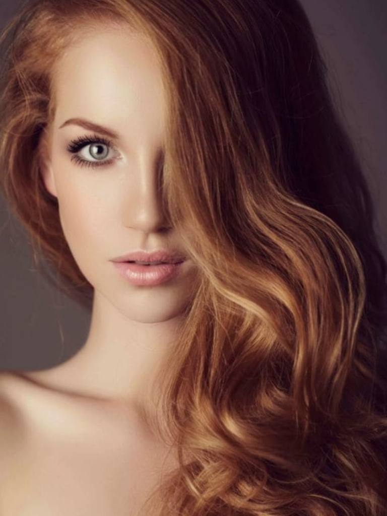 Strawberry blonde hair - curly blowout