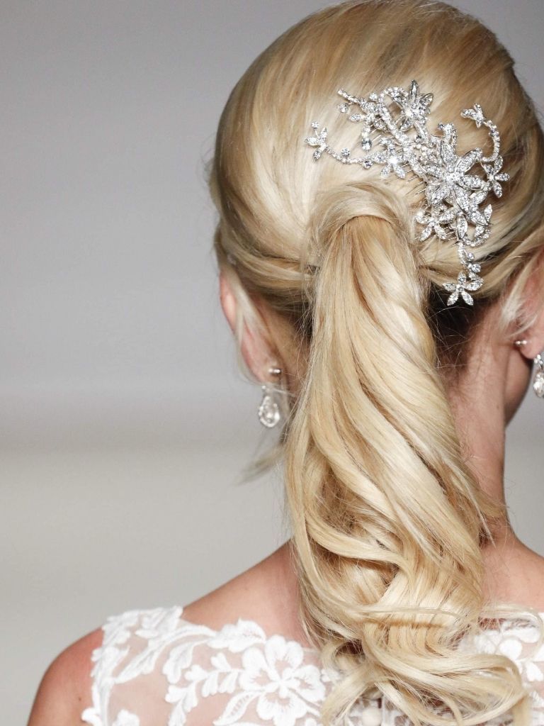 Glam ponytail bridal hairstyle