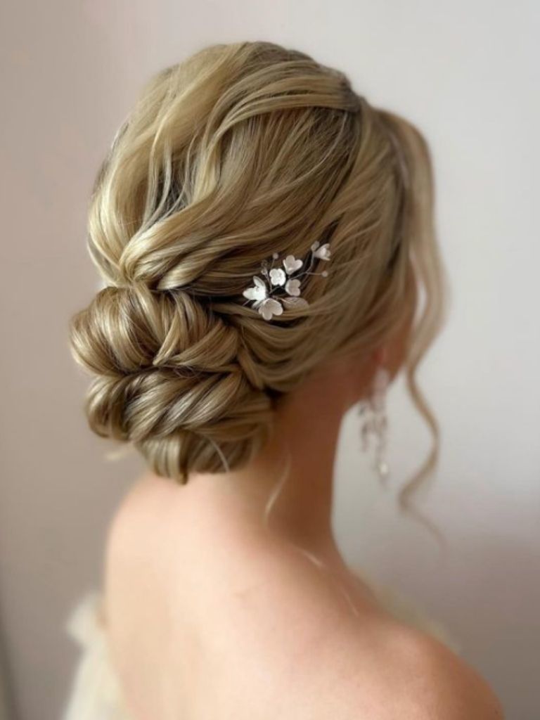 Dainty details bride with clip in hair