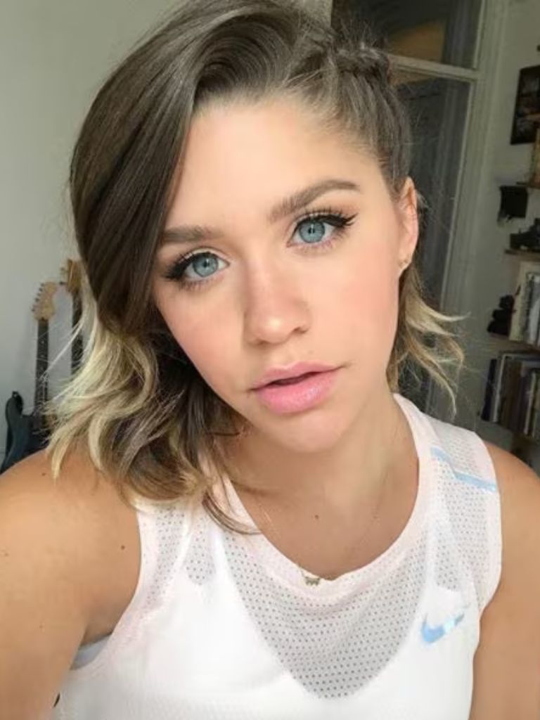 Easy braids for short hair: Dark to blonde ombre long bob with side cornrow braid