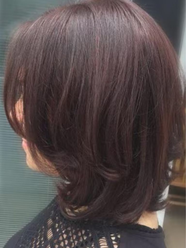 Barely-there mhogany hair
